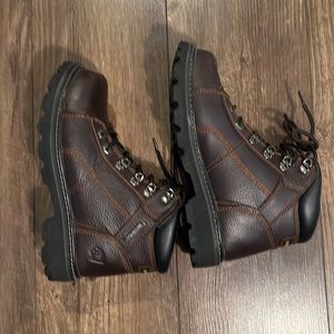 Survivors mens boots: